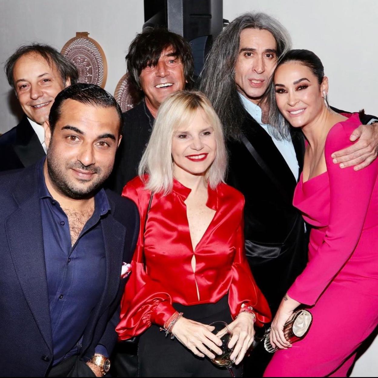 Kabir en la fiesta del 49 cumpleaños de Vicky Martín Berrocal junto a otros rostros conocidos.