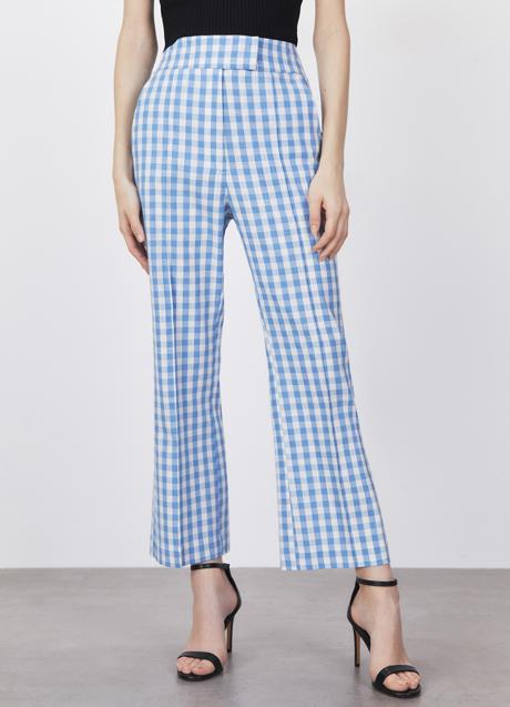 Imagen - Los pantalones son de tiro alto y corte al tobillo, con bolsillos laterales (19,99 euros).