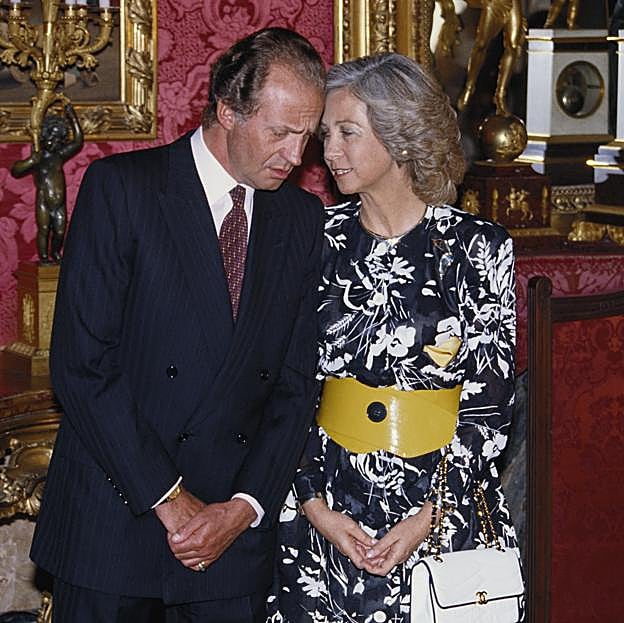 Cómo ha influido el ejemplo del matrimonio de la reina Sofía en los respectivos divorcios de sus hijas, las infantas Elena y Cristina