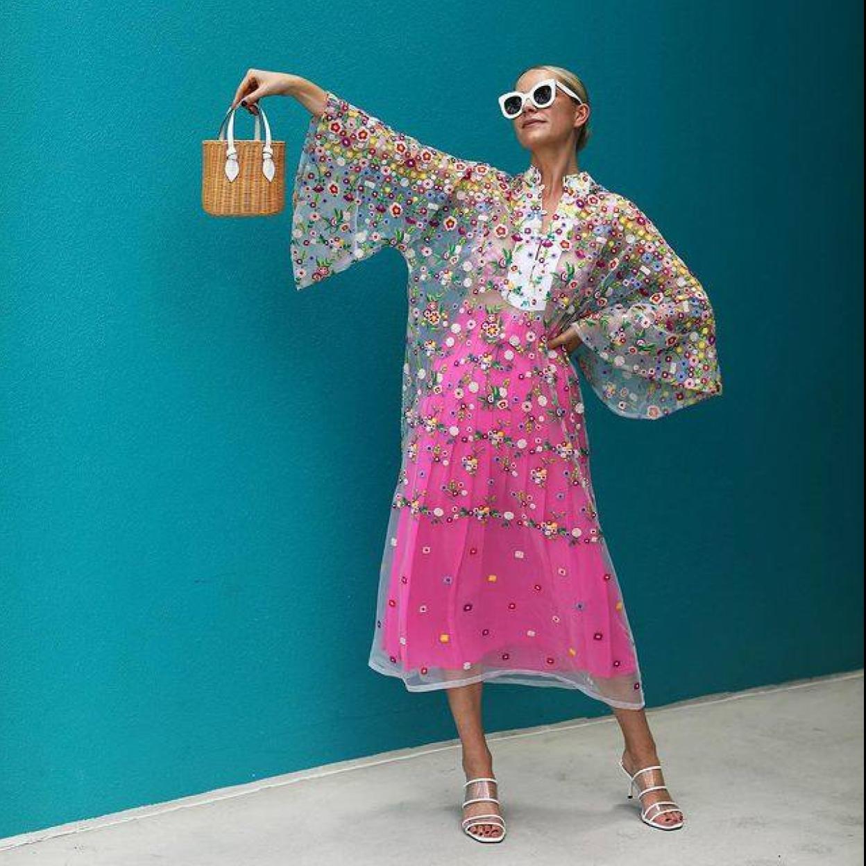 Pincha en la imagen para ver Los vestidos largos de la nueva colección de Massimo Dutti son todo lo que necesitas para meter en tu armario un comodín infalible para tus looks de primavera