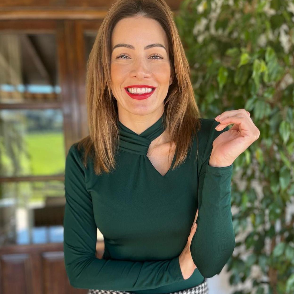 Pincha en la imagen para ver las blazers y chaquetas cropped que puedes comprar rebajadas. 