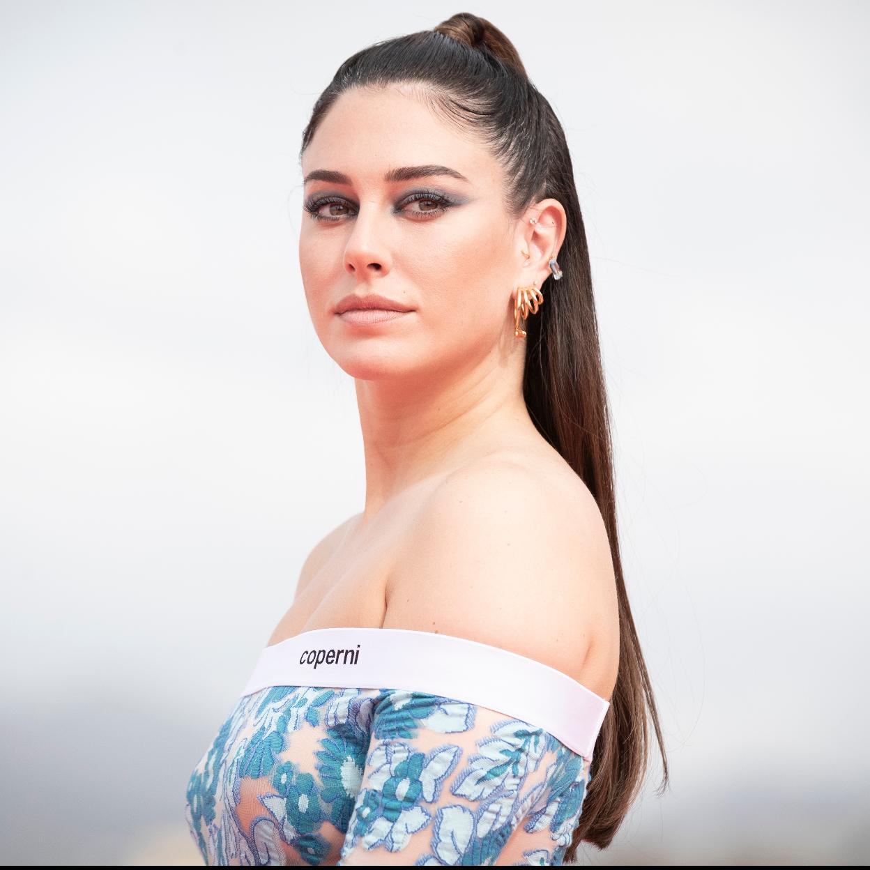 Pincha en la imagen para ver 11 pantalones de Sfera que sientan de maravilla, nos vamos a poner con todo y cuestan menos de 30 euros.