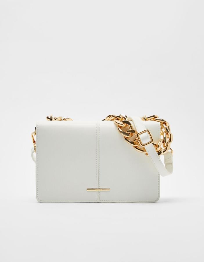 De Bershka (19,99 euros).