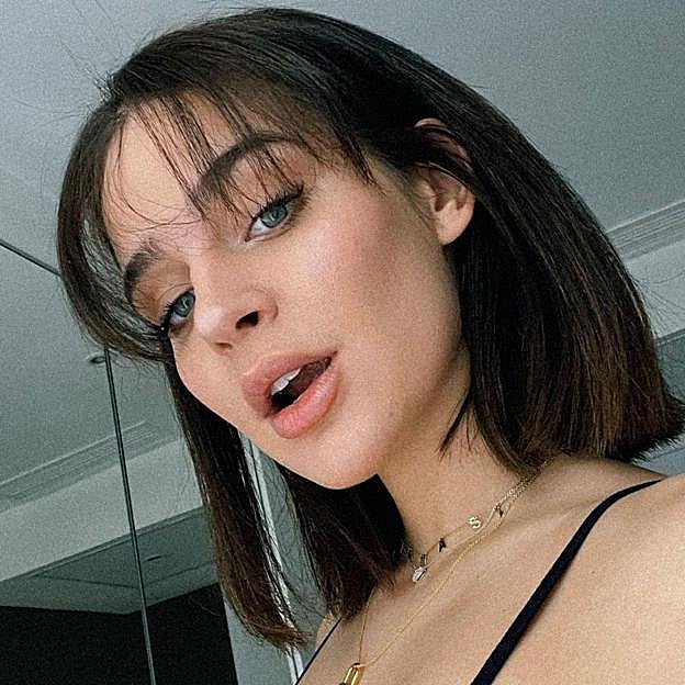 Laura Escanes con pelo corto