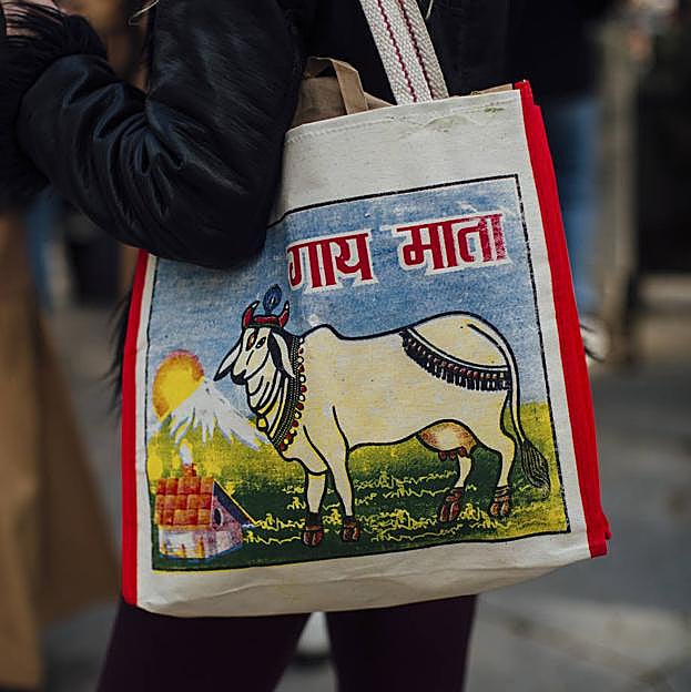 Los bolsos cómodos de Parfois, Pull&Bear y Zara que puedes personalizar con tus iniciales