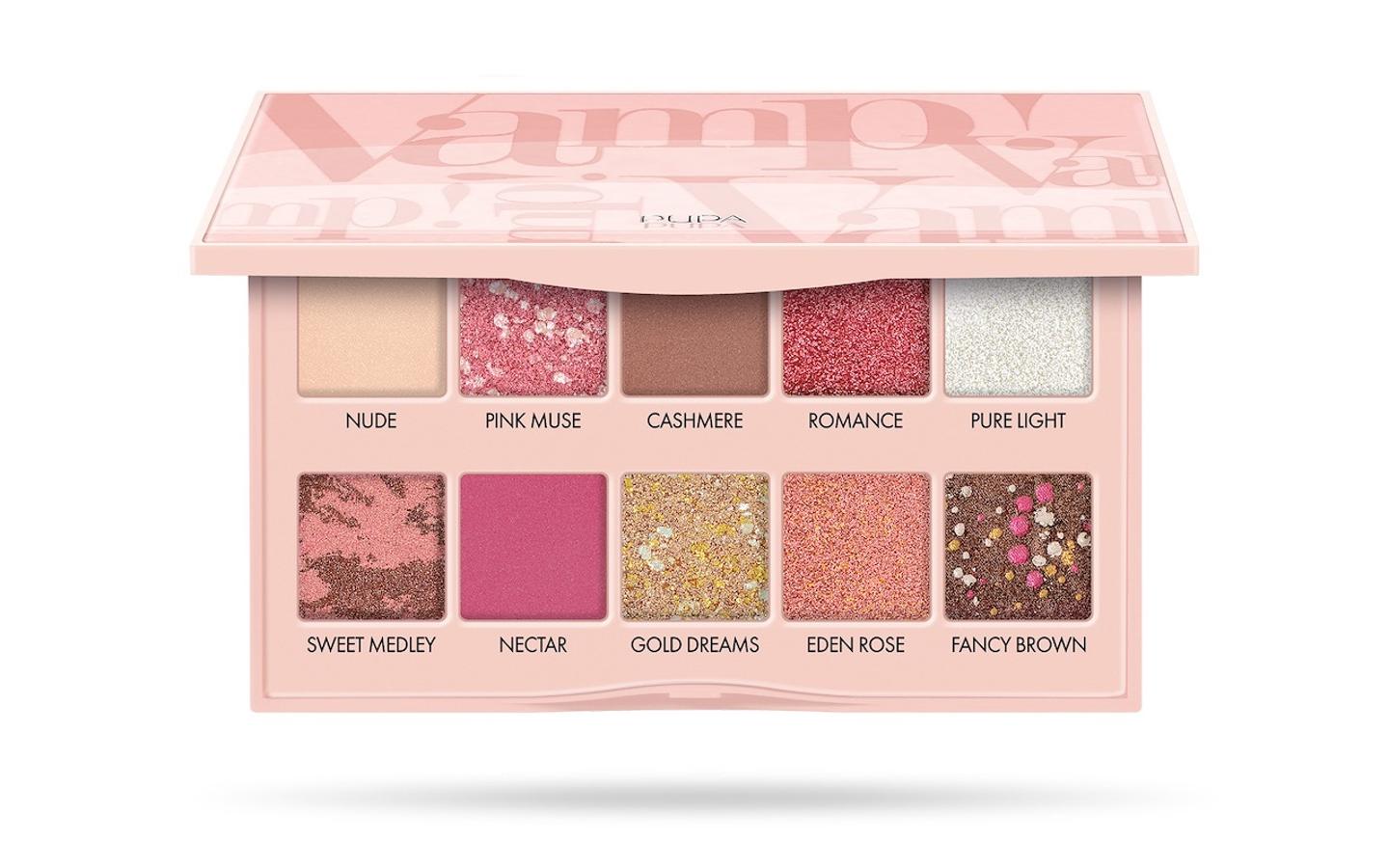 La icónica firma de origen italiano, popular por sus originales sets de maquillaje a comienzos de los 2000, cuenta dentro de su colección Vamp con la paleta aromatizada “Fancy Pink”. Con tonos nude y rosados, es perfecta para crear looks glamourosos, ideales para la invitada perfecta. (24,90 euros)