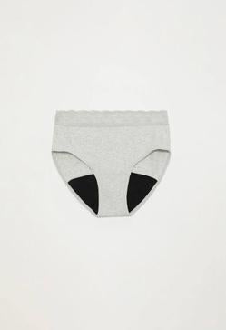 Imagen secundaria 2 - La ropa interior que necesitas para los días de regla son estas braguitas de Lefties monísimas, súper cómodas y muy asequibles