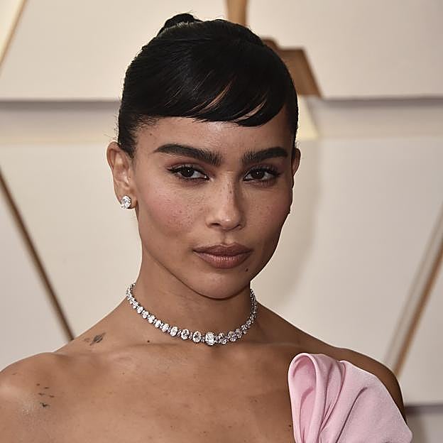 Los flequillos triunfan en la alfombra roja de los Oscars: así es cómo lo llevan las famosas para conseguir un peinado rejuvenecedor