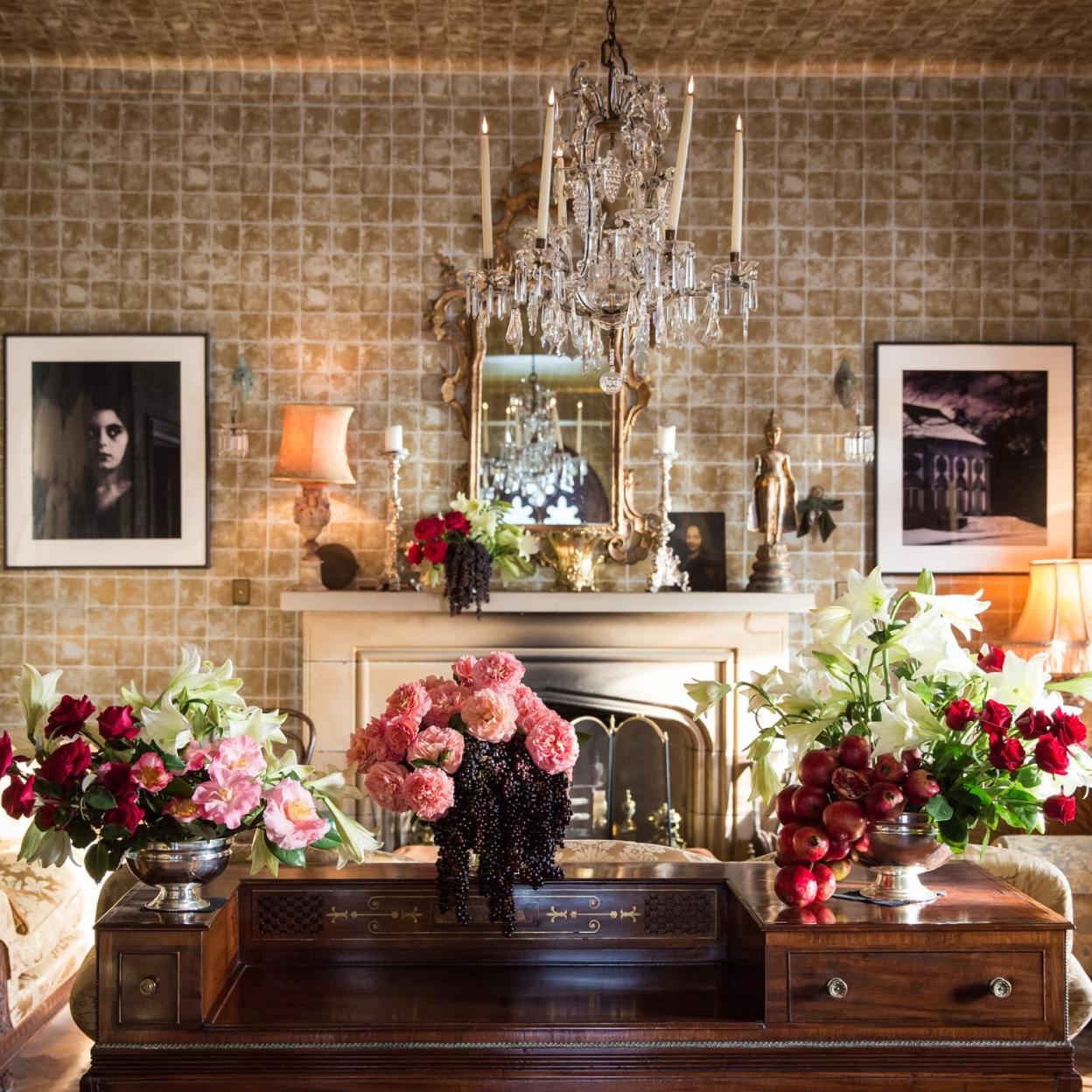 Si estás enganchada a Los Bridgerton, pincha en la imagen para conocer los zapatos que deberías tener sí o sí en tu armario. 