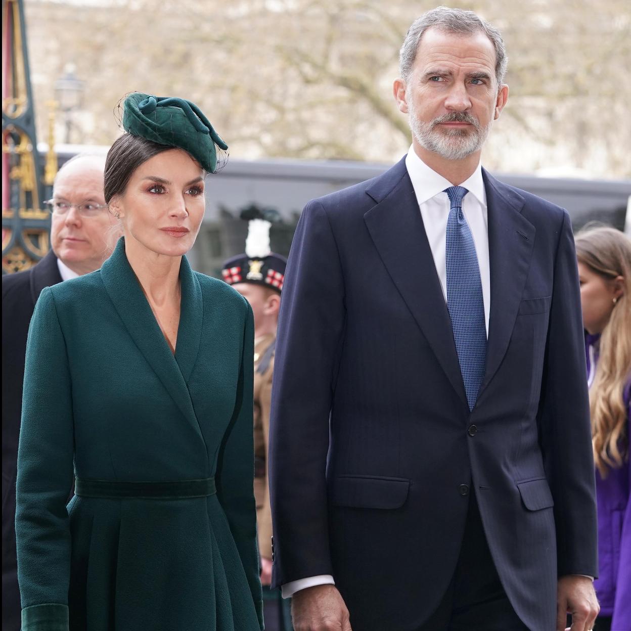 Pincha en la imagen para ver los looks más importantes de la reina Letizia.