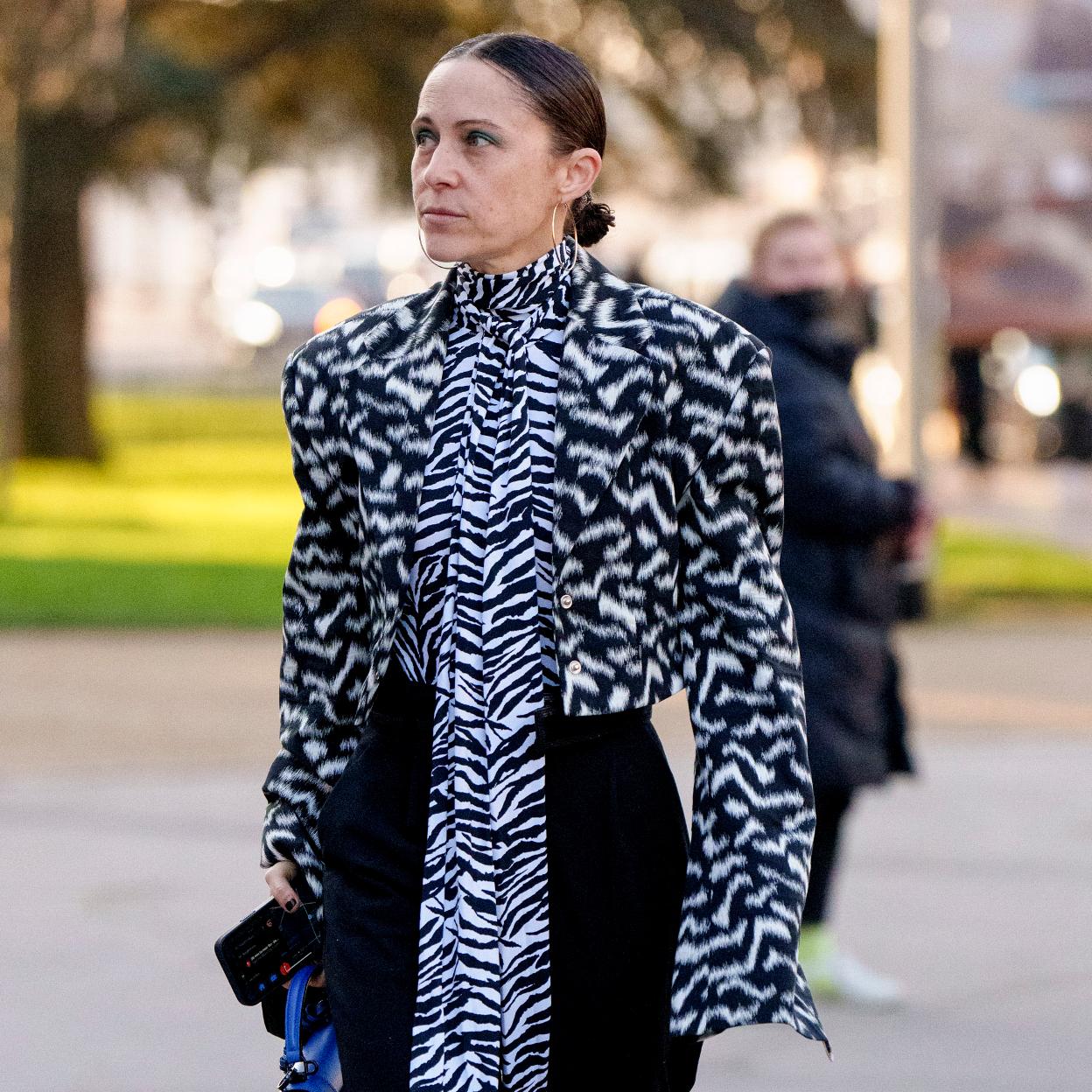 Las blusas estampadas de Lefties son la prenda que no puede faltar en tu maleta esta Semana Santa