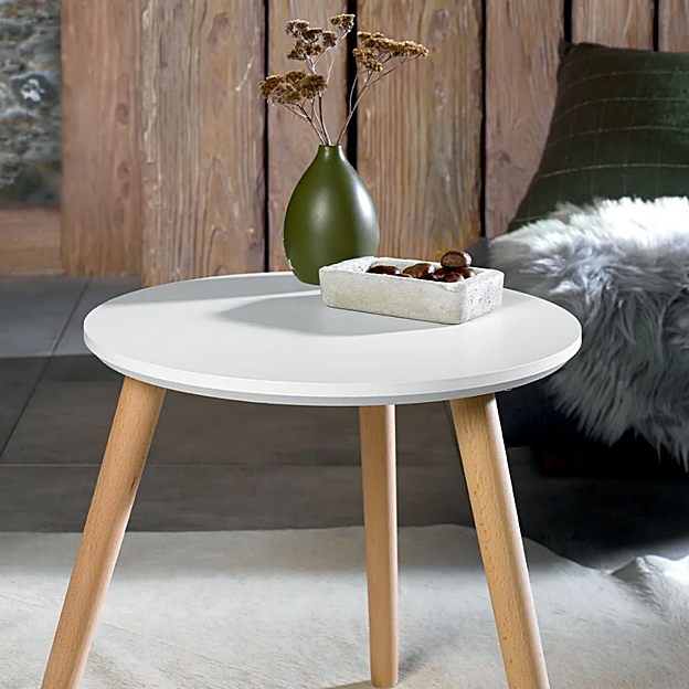 La mesa auxiliar más bonita y versátil para un salón elegante