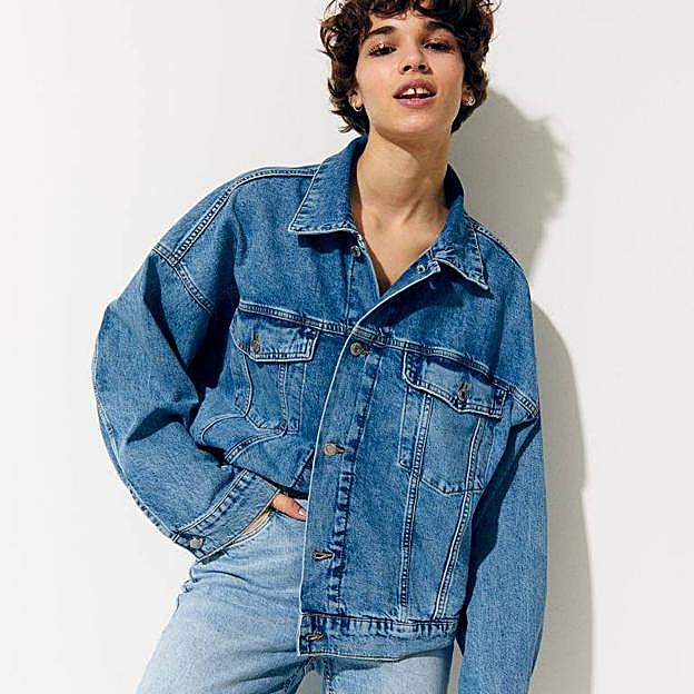Imagen principal - La cazadoras denim de H&M, Zara y Pull&Bear