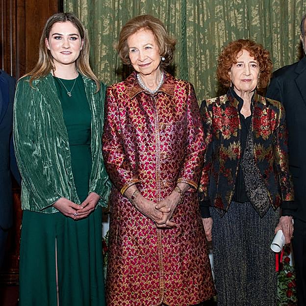Carlota Andrés, la reina Sofía y Carmen Iglesias.