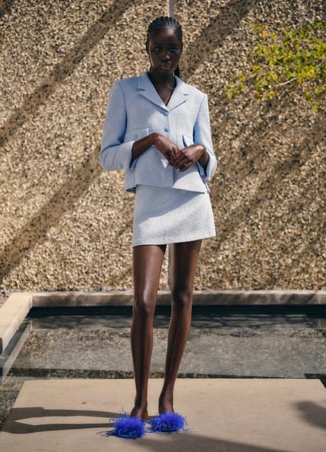 Imagen - Traje de Zara en azul pastel, con minifalda y blazer.