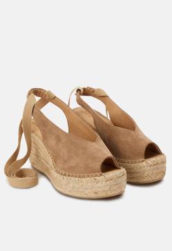 Imagen secundaria 2 - Las alpargatas son el zapato cómodo y chic favorito de las francesas por lo mucho que estilizan y estos son los modelos que llevarás esta primavera