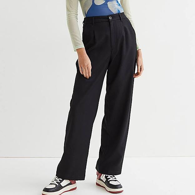 Imagen principal - Los pantalones más cómodos y elegantes de la temporada son estos de vestir que tienen un precio baratísimo y vienen en 6 colores