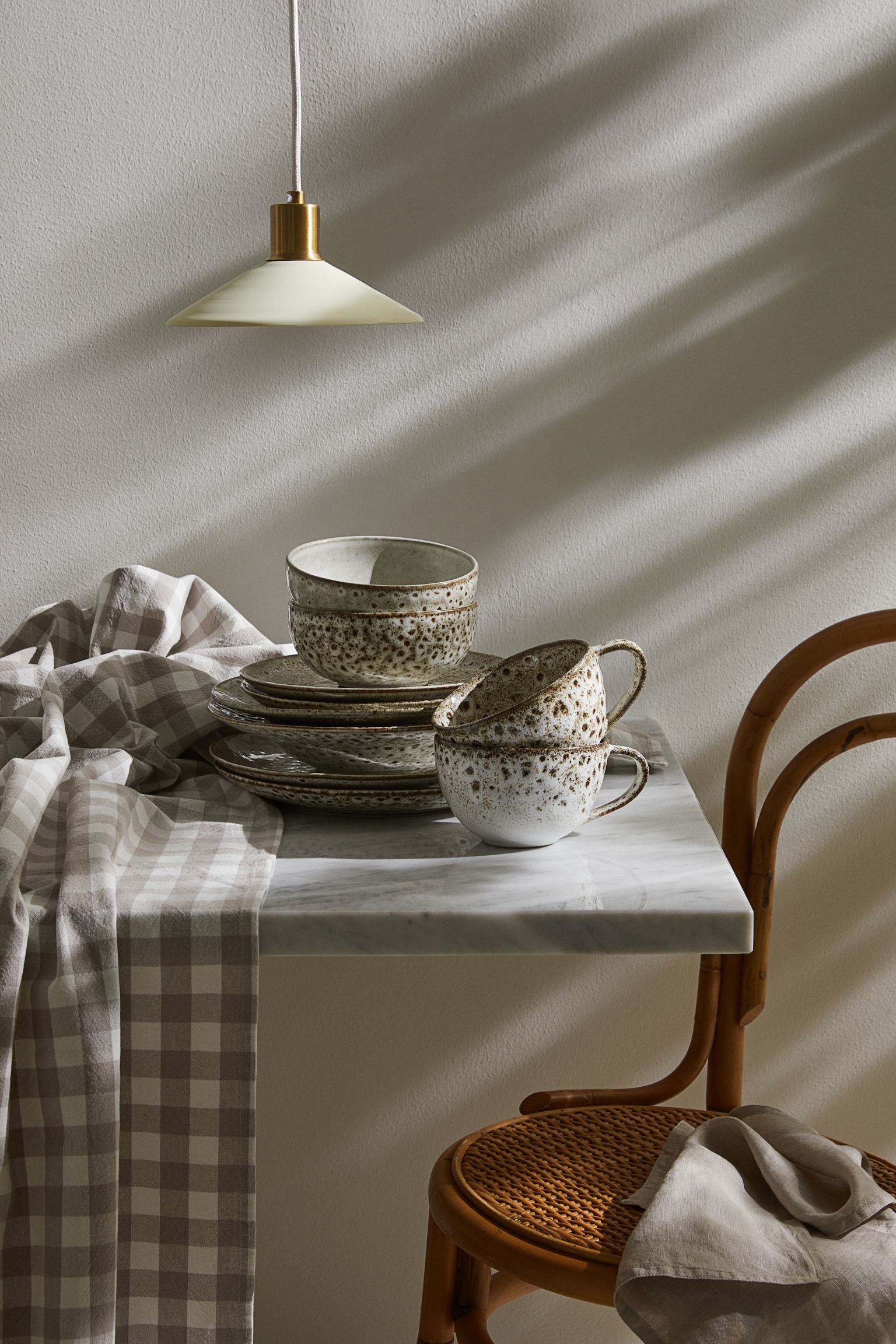 ... estos juegos de café de estilo rústico en cerámica, 9.99 euros... 