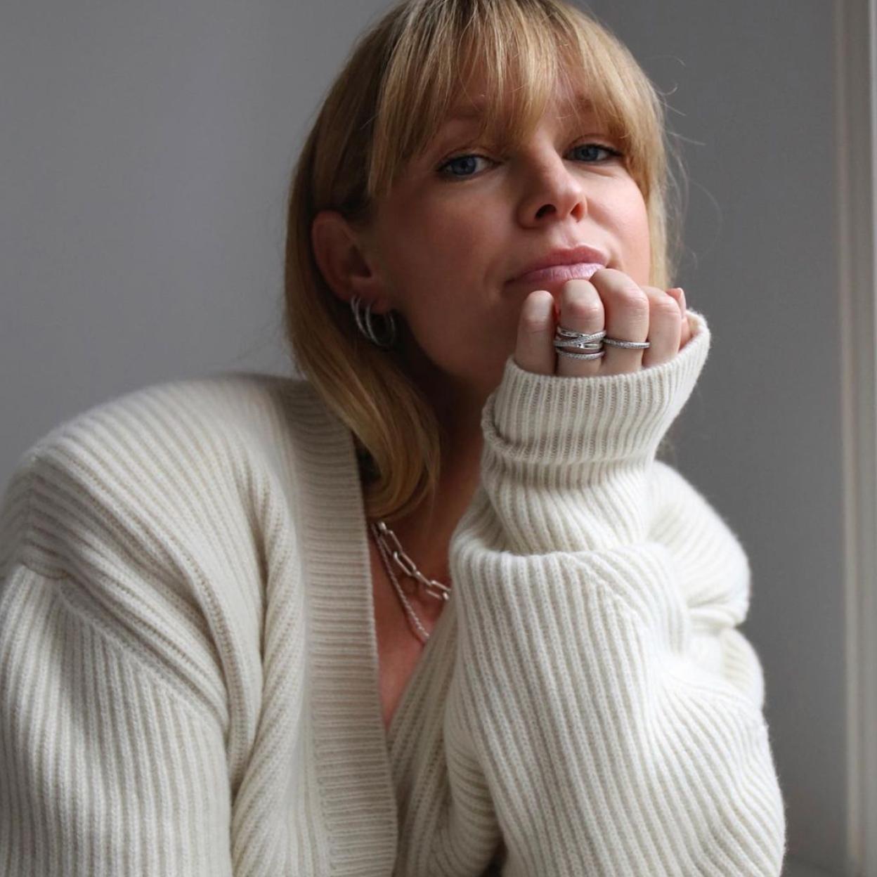 Pincha en la imagen para descubrir los mejores activos antiedad que deberían llevar todas las cremas para ser eficaces a partir de los 40.