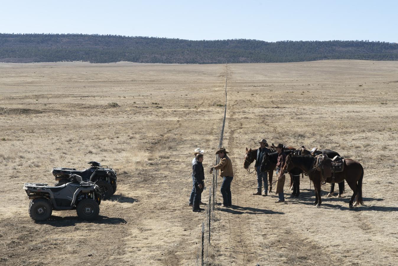 Tras el éxito de Yellowstone en Estados Unidos Amazon Prime Video también se suma a la fiebre del western con esta producción compuesta por 8 episodios. El protagonista es Royal Abbott, un ranchero que lucha por su tierra, que le sirve para mantener a su familia. Una muerte prematura en la comunidad desencadena unos acontecimientos llenos de tensión, mientras unos ambiciosos propietarios del rancho vecino quieren apropiarse de las tierras de Abbott. Josh Brolin (Dune) interpreta al rol principal, mientras que en el reparto le acompañan nombres como Lil Taylor (Perry Mason) y Noah Reid (Schitt’s Creek).