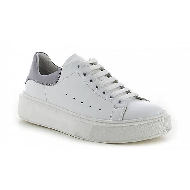 Imagen principal - Las deportivas de Camila's, Decathlon y Deichmann