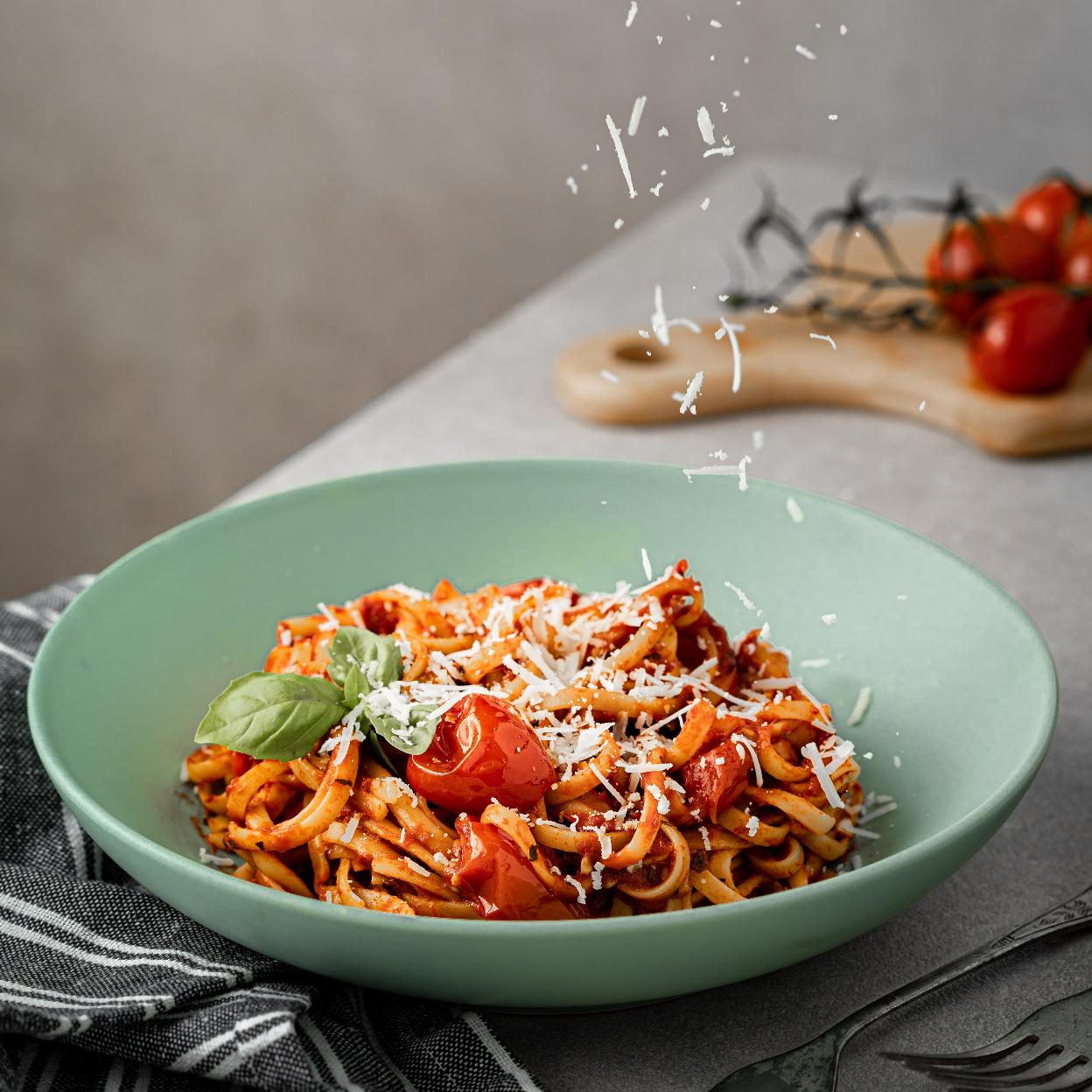 Como preparar espaguetis a la boloñesa, la típica receta italiana que siempre hacemos mal en España