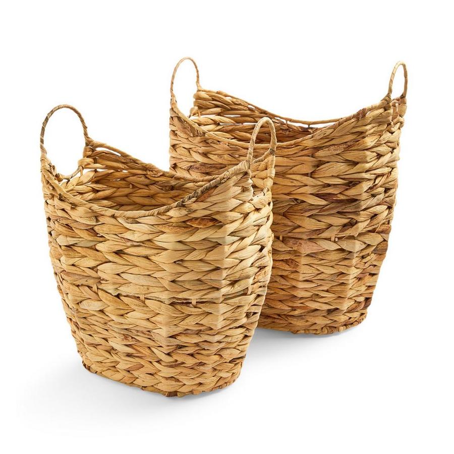 Tanto para ponerla al lado del sofá como en una esquina de tu habitación o incluso en el baño. Estas cestas son ideales para guardar todos tus textiles. Precio: 25 euros.