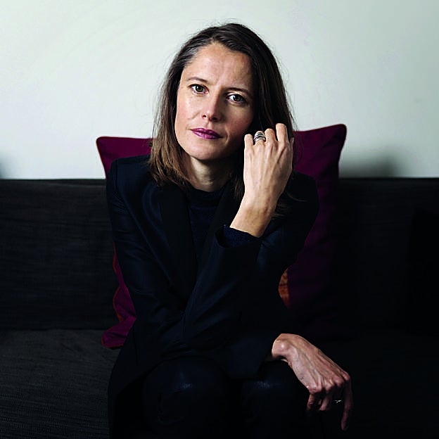 Retrato de la escritora y periodista francesa Céline Curiol