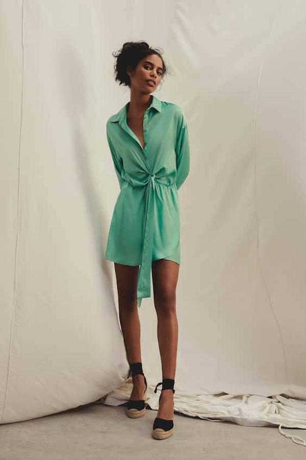 Pull&Bear nos trae este en color hielo, menta o azulón