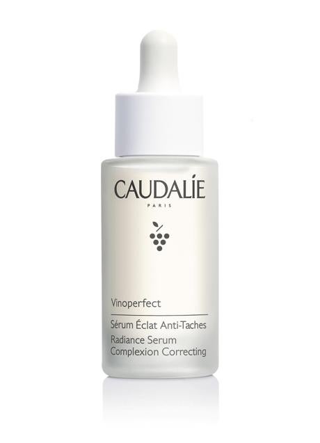 Imagen - UN BESTSELLER El sérum Resplandor Antimanchas de la línea Vinoperfect de Caudalie es el sérum de farmacia más vendido en España (47€/30 ml).