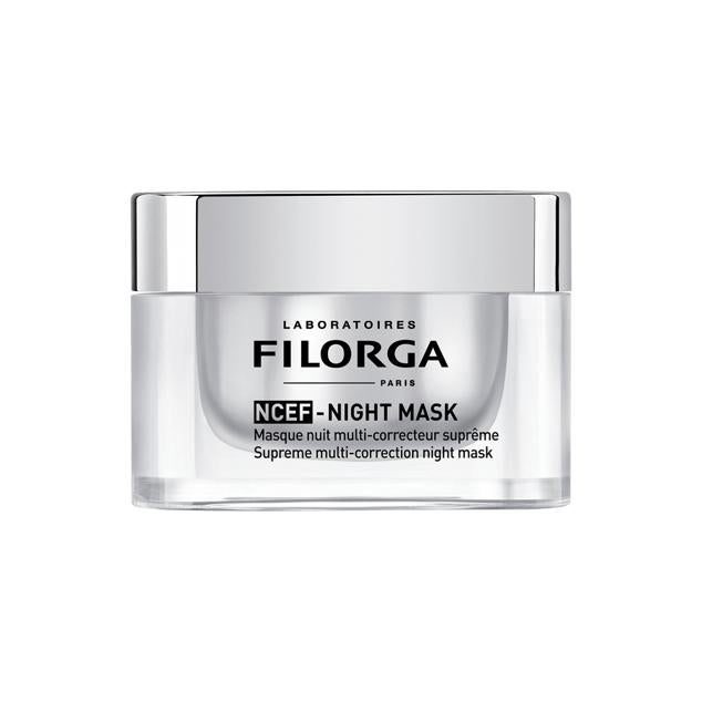 Su fórmula con NCEF, un complejo multirrevitalizante único con 50 ingredientes que por primera vez se presentan en una concentración equivalente a la de una inyección de mesoterapia. Contiene  Melatonin’CX , un potente ingrediente contra la fatiga cutánea, que actúa durante la noche para relajar los rasgos, mientras que un complejo potenciador (ácido hialurónico y colágeno) rellena la piel. Paralelamente, un detoxificante natural libera la piel del estrés oxidativo y de los contaminantes para revelar una tez radiante al despertar.