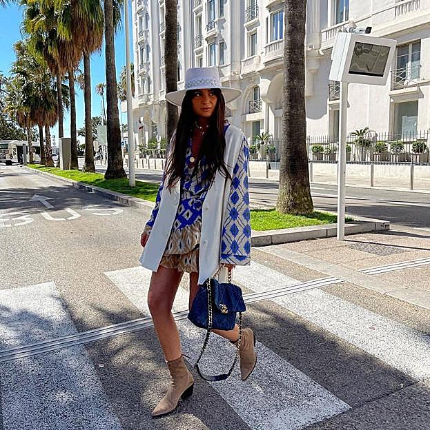 El look bohemio de blusa y falda que enamora a las influencers porque se puede llevar de muchas maneras y asegura ir de 10