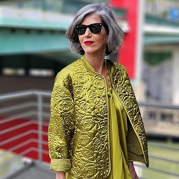 El truco para convertir este vestido lencero de Zara en un look cómodo