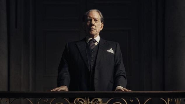 Estrenada en 2018 y con nombres como Donald Sutherland, Hillary Swank y Brendan Fraser, esta producción creada por Simon Beaufoy narra uno de los episodios más escandalosos de una de las familias más poderosas de los Estados Unidos, los Getty. En 1973 John Paul Getty III, heredero de la fortina familiar, es secuestrado por miembros de la mafia italiana, que tratan de conseguir un millonario rescate. Sin embargo, ni la policía ni su familia parecen preocuparse por la desaparición del joven. 