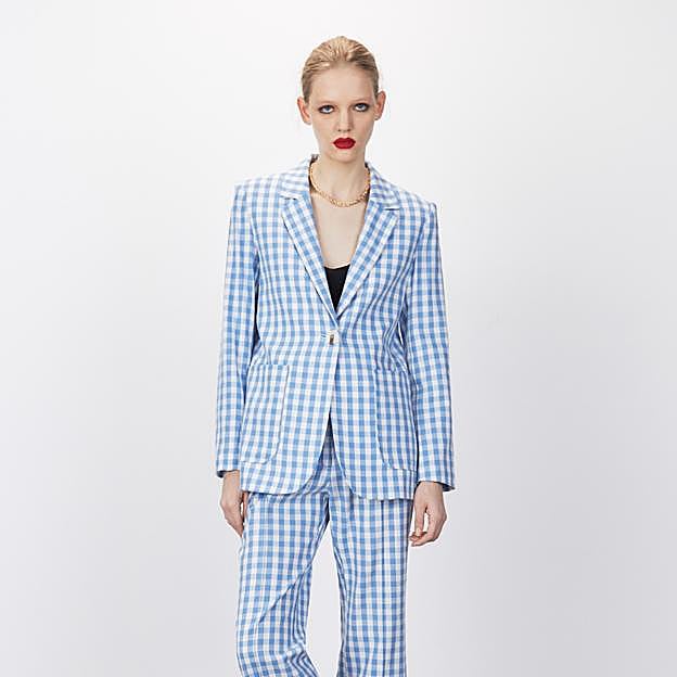 Imagen principal - Las blazers estampadas de entretiempo que están a punto de agotarse