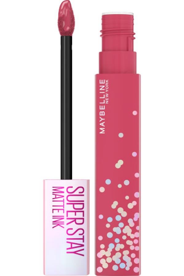 Super Stay Matte Ink, uno de los best seller de la marca del que se vende uno cada segundo, celebra su quinto aniversario. Por ello, ha lanzado una edición especial, llamada Birthday Edition con un nuevo diseño de carcasa. Su fórmula con tinta se adhiere a los labios sin secar y proporcionando un volumen natural. (9,99 euros)