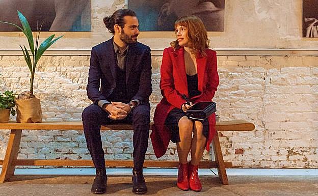 Escena de la seria Valeria de Netflix.