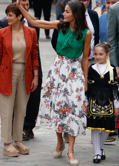 Imagen - La Reina Letizia con un look con alpargatas. / GTRES