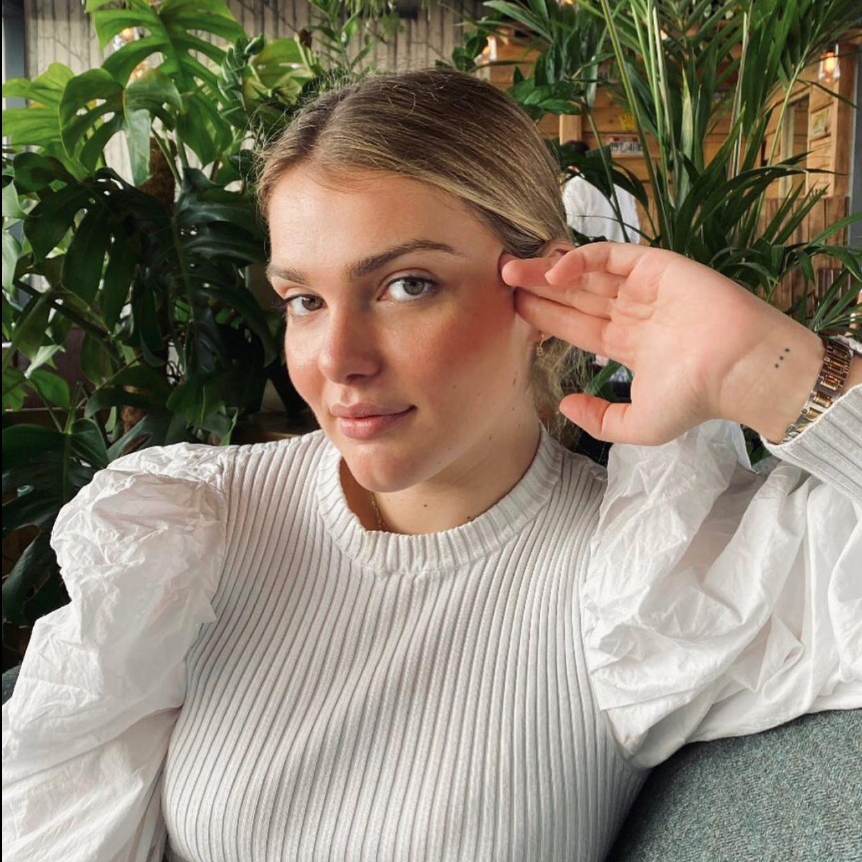 Sofía Bono posando para su cuenta de Instagram