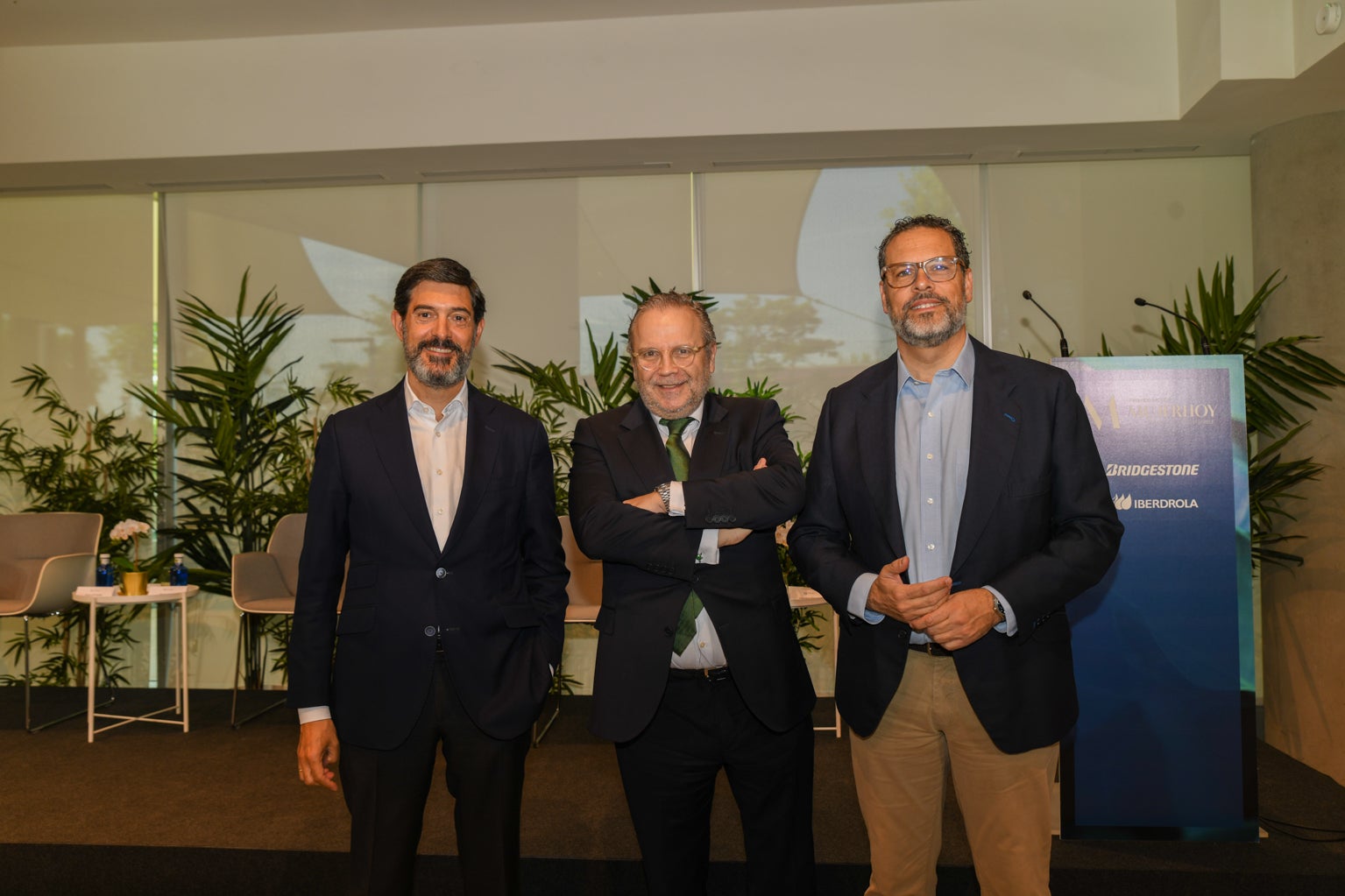 Íñigo Argaya, director general de negocio editorial de Vocento, Antonio Miguel Carmona, vicepresidente de Iberdrola y Rafael Martínez de Vega, director general de CM Vocento.