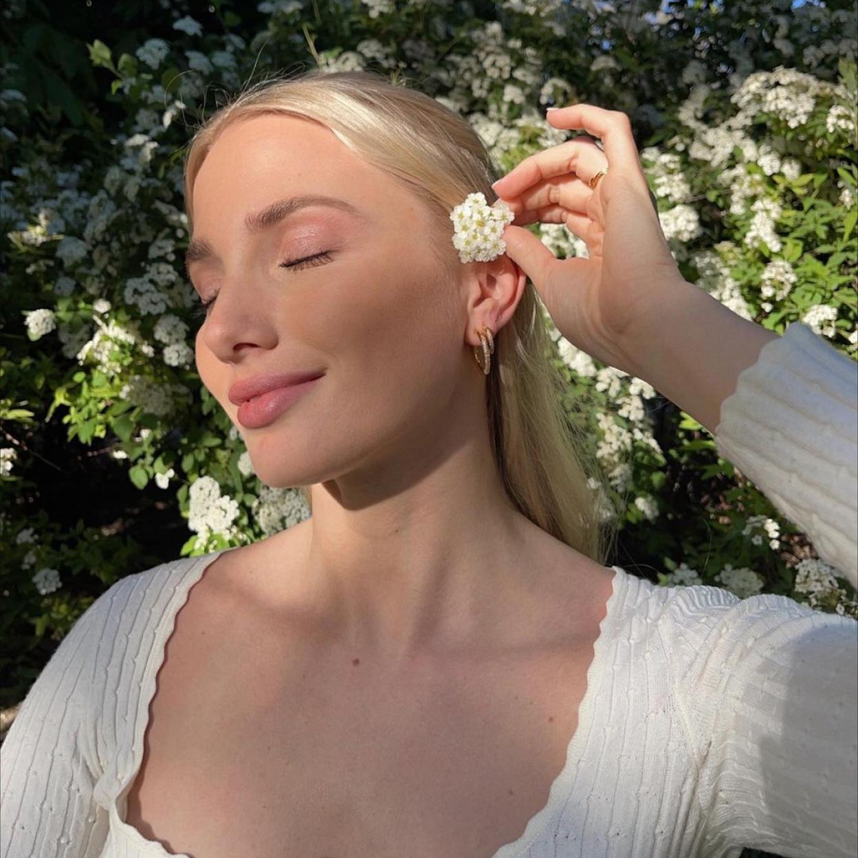 Pincha en la imagen para descubrir las mejores cremas antiedad que rejuvenecen el rostro.