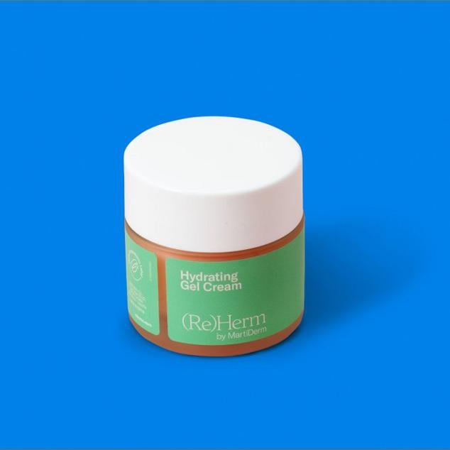 Es una crema que hidrata y refresca la piel sin engrasarla. Idóneo para el uso diario y apto para cualquier tipo de piel (incluso las grasas). Con la combinación del poder hidratante del ácido hialurónico y del efecto regenerador y antioxidante del extracto de pomelo, ofrece un efecto de buena cara inmediato. Precio: 28 €.