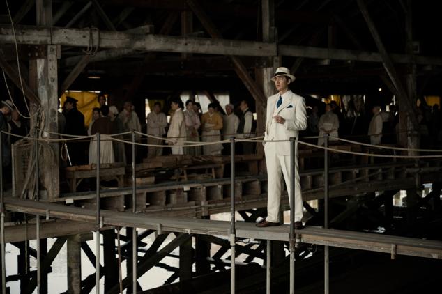 Rodada en coreano, japonés e inglés, esta serie basada en la novela homónima de Min Jin Lee cuenta la historia de una familia coreana desde comienzos de siglo XX. Un drama épico y romántico que divide sus tramas en dos líneas temporales y que retrata las dificultades que los coreanos han vivido en Japón con una calidad sobresaliente. A ello contribuyen sus intérpretes, el diseño de producción y la sensación de que la compañía no ha escatimado en medios para llevar a la pantalla esta preciosa historia que ya tiene una segunda temporada confirmada. 