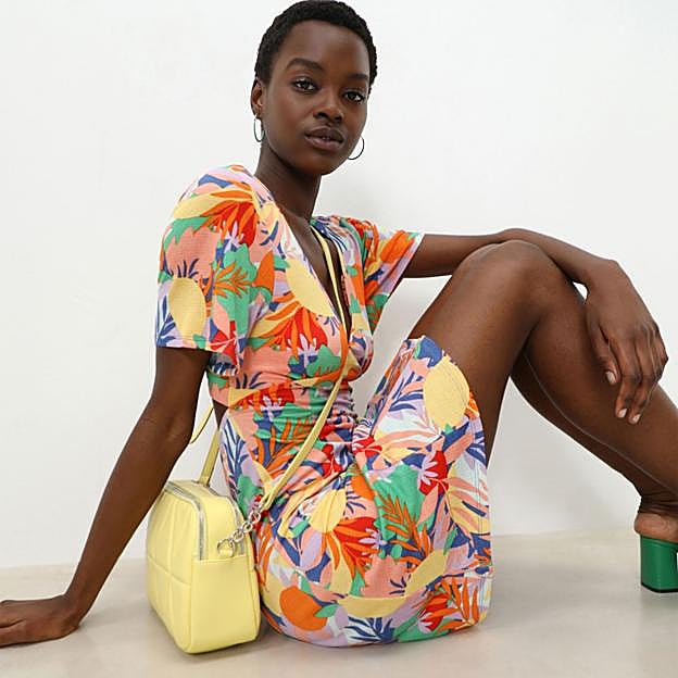 Imagen principal - Los vestidos de Lefties de menos de 15 euros bonitos y muy ponibles que no te vas a quitar en todo el verano