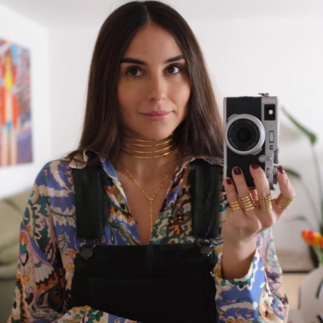 Las influencers han hecho de este choker el accesorio favorito de la temporada.