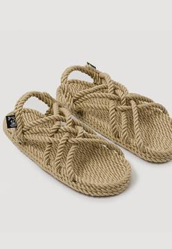 Imagen secundaria 2 - Las prendas que ha llevado Carmen Gimeno en su Instagram.