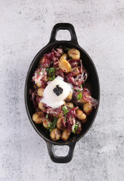 Imagen secundaria 2 - El local de Gran Vía, los tortellone y los gnocchis tartufato de Ôven Mozzarella. 