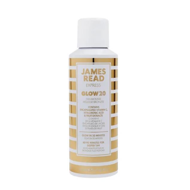 Glow20 Tan Mousse es un autobronceador en formato mousse que proporciona color a la piel en tan solo 20 minutos. Su fórmula está compuesta, entre otros ingredientes, de vitamina C y E y ácido hialurónico, que ayudan a suavizar la piel e hidratarla de manera profunda. (46 euros, disponible de Druni).