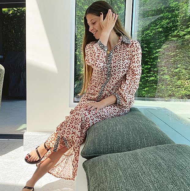 Las sandalias griegas que combinan con todo, parecen de lujo y arrasan entre las influencers​​