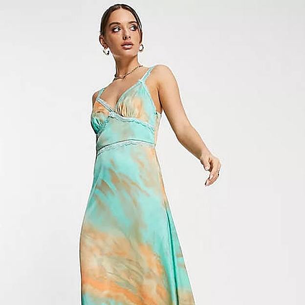 Imagen principal - Tres vestidos con efecto tie dye de Asos, H&M y Zara